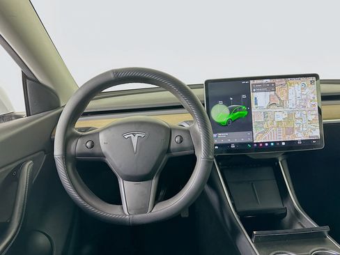 Used 2020 Tesla Model Y Long Range image 16