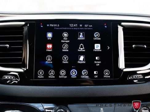 Used 2017 Chrysler Pacifica Touring image 27