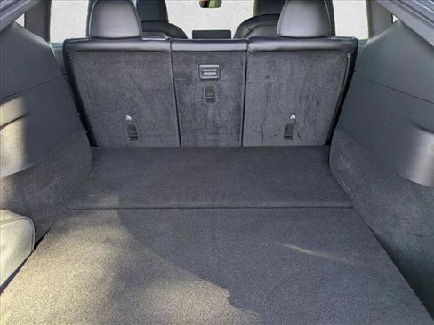 Used 2022 Tesla Model Y Long Range image 6