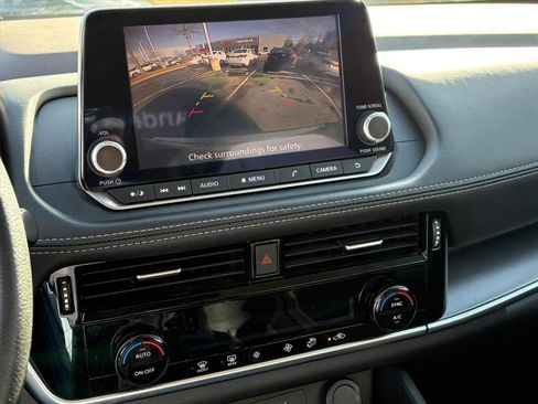 Certified 2023 Nissan Rogue SV image 11