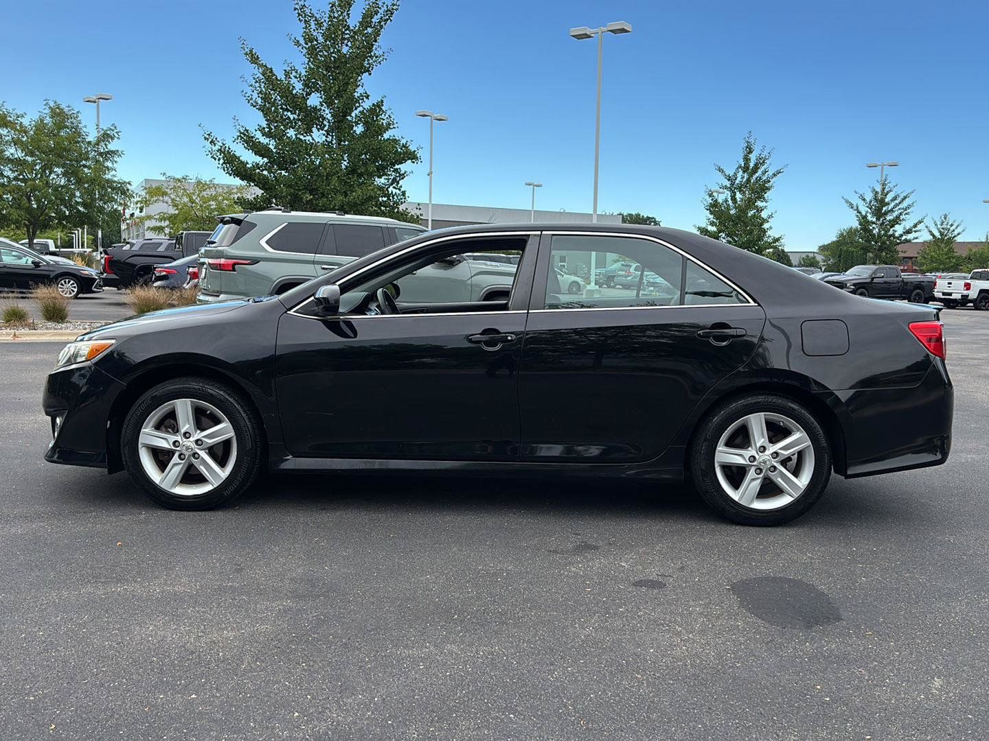 Used 2012 Toyota Camry SE FWD image 24