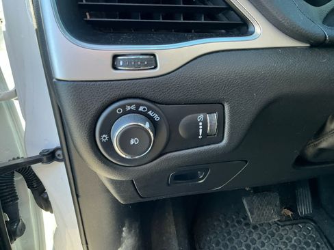 Used 2022 Jeep Cherokee Latitude image 18