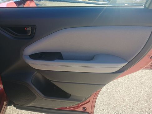 Certified 2025 Subaru Forester Base image 17