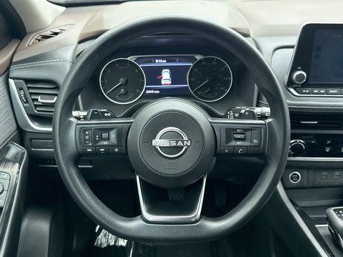 Used 2023 Nissan Rogue S AWD/4WD image 12