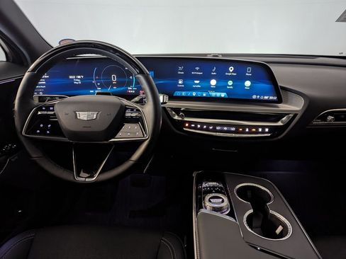 Used 2025 Cadillac Lyriq Luxury w/ LPO, Floor Liner Package AWD/4WD image 6