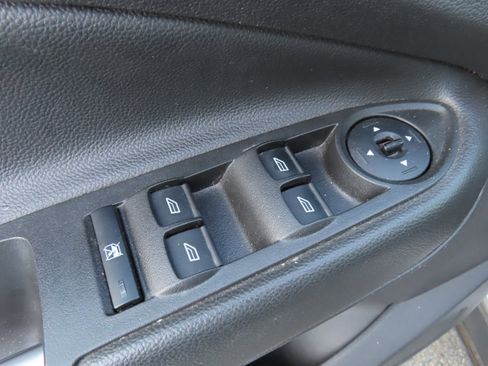 Used 2016 Ford Escape SE image 11