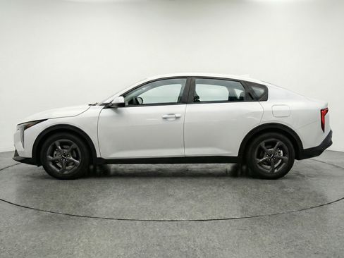 Used 2025 Kia K4 FWD image 5