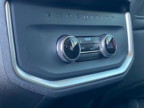 New 2025 Ford Expedition Max Active image 15