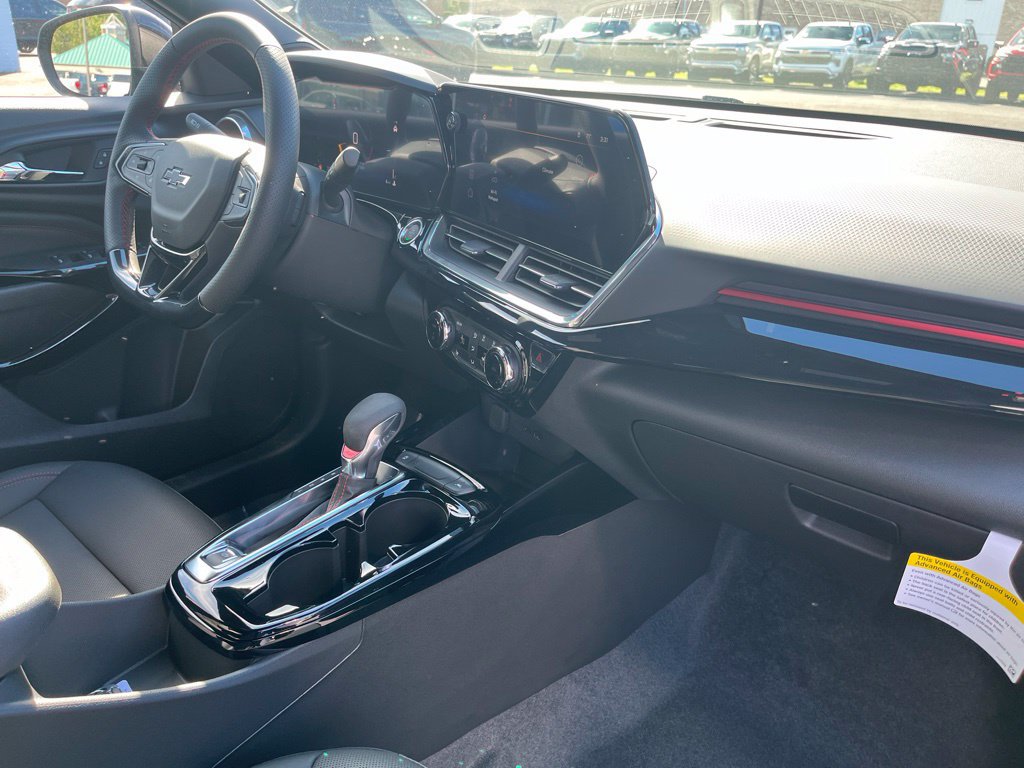 New 2026 Chevrolet Trax RS w/ Driver Confidence Package FWD image 30