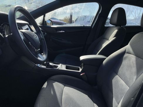 Used 2018 Chevrolet Cruze LT w/ Sun And Sound Package image 21