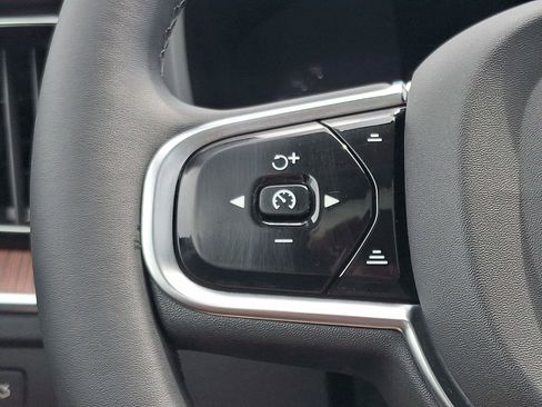 Certified 2023 Volvo XC60 B6 Ultimate w/ Protection Package Premier AWD/4WD image 23