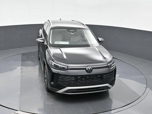 Used 2025 Volkswagen Tiguan S FWD image 26