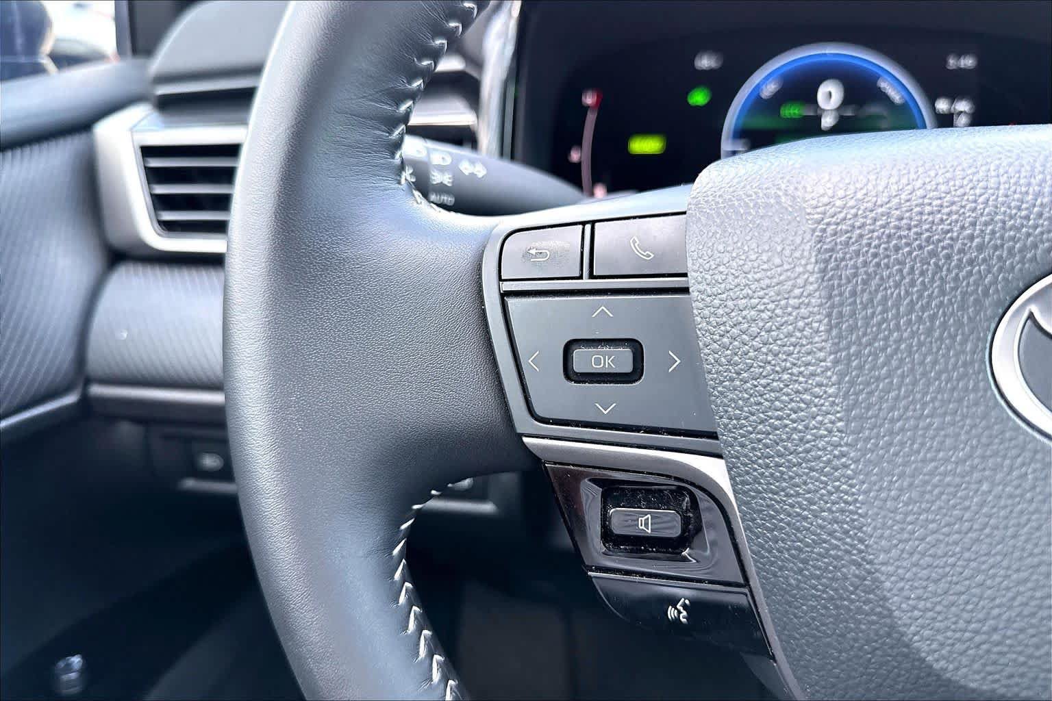 Used 2025 Toyota Camry SE FWD image 23