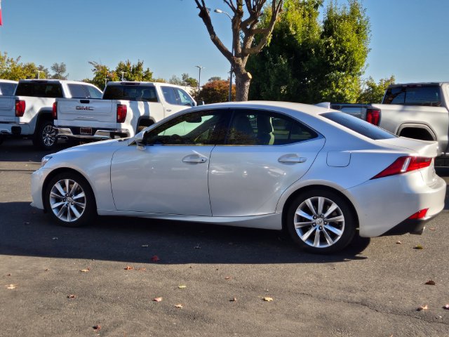 Used 2016 Lexus IS 200t RWD image 7