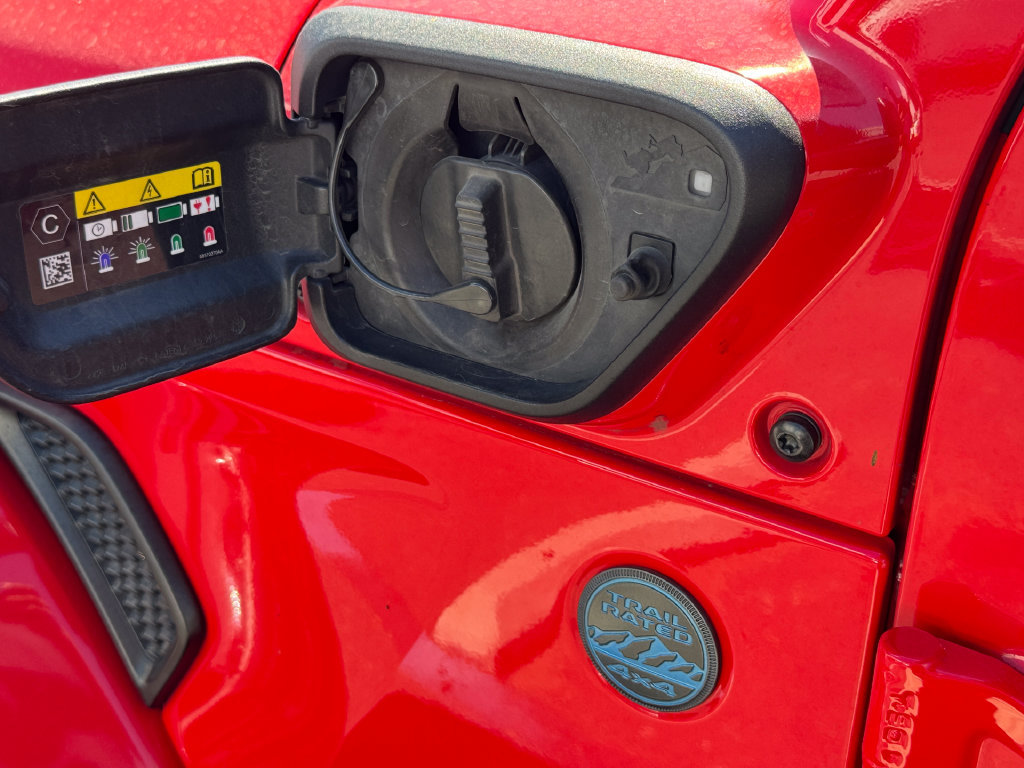 Used 2024 Jeep Wrangler Unlimited AWD/4WD image 10