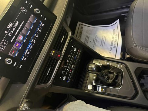 Used 2025 Volkswagen Taos SE image 36