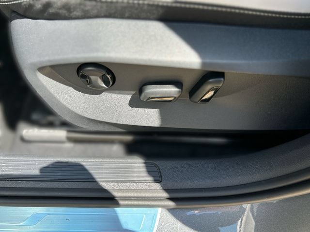 New 2026 Volkswagen Taos SE AWD/4WD image 13