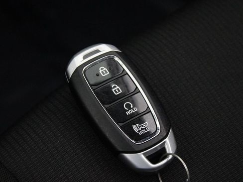 Certified 2026 Hyundai Venue SEL FWD image 28