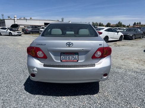 Used 2010 Toyota Corolla LE FWD image 6
