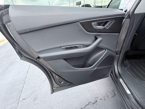 Used 2019 Audi Q8 Premium Plus w/ Premium Plus AWD/4WD image 29