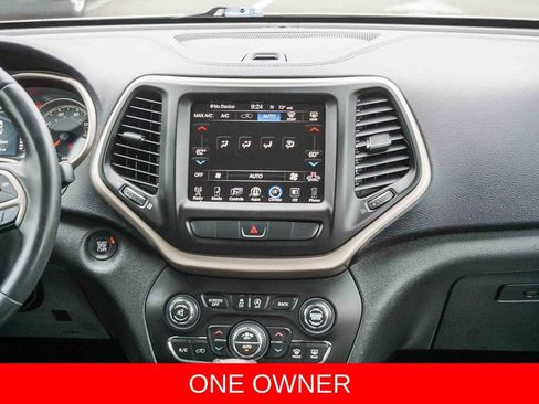 Used 2015 Jeep Cherokee Latitude w/ Comfort/Convenience Group FWD image 15