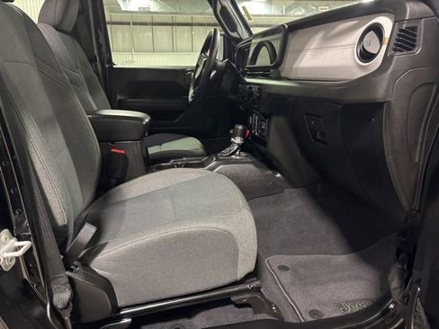 Used 2025 Jeep Wrangler Sport S image 8