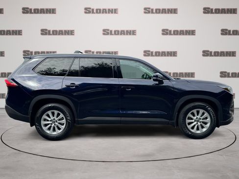 Used 2024 Toyota Grand Highlander AWD image 6