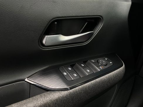 Used 2025 Nissan Kicks SV image 19