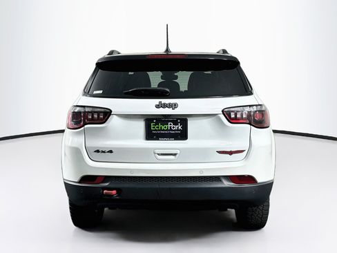 Used 2025 Jeep Compass Trailhawk AWD/4WD image 7