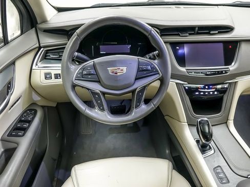 Used 2019 Cadillac XT5 Luxury image 12