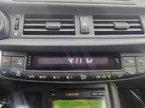 Used 2012 Lexus CT 200h image 24