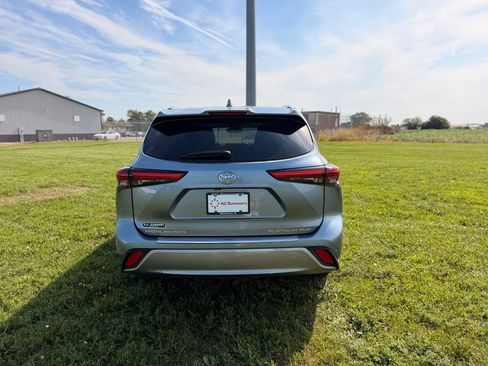 Used 2020 Toyota Highlander Platinum AWD/4WD image 6