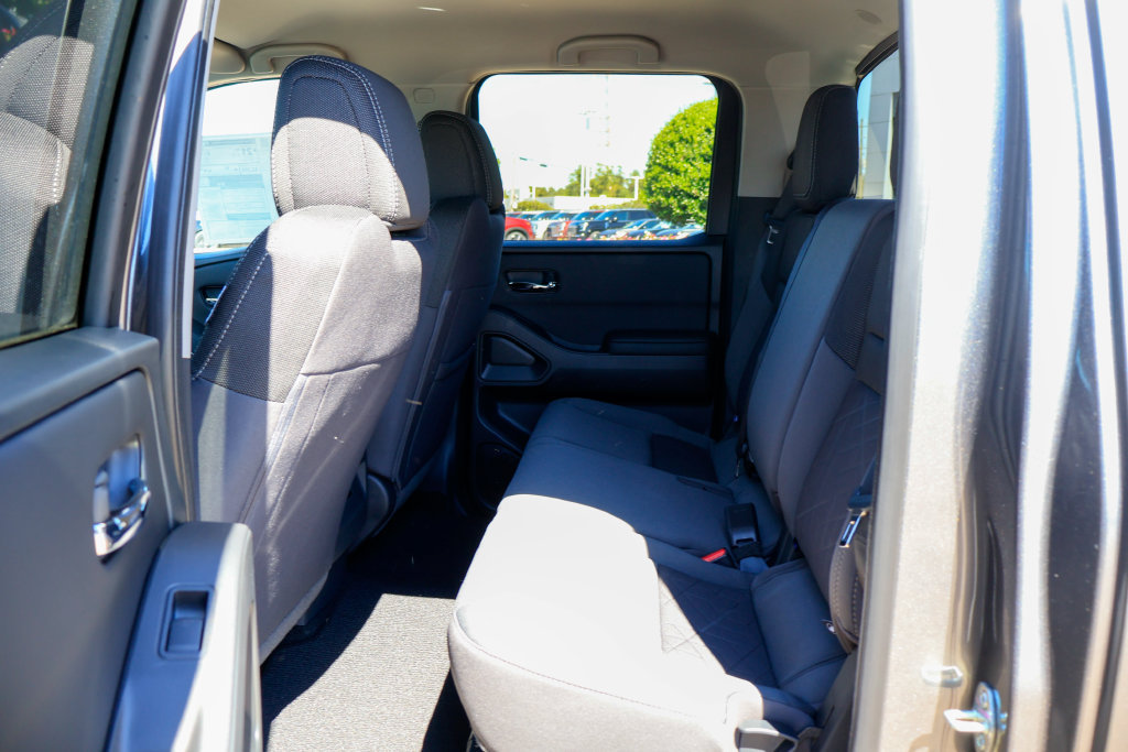 New 2027 Nissan Frontier SV RWD image 8