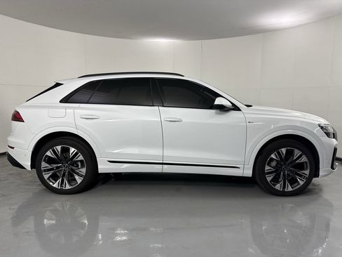 Used 2025 Audi Q8 Premium Plus w/ Premium Plus Package image 38