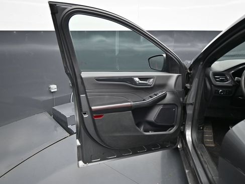 Used 2023 Ford Escape ST-Line AWD/4WD image 10