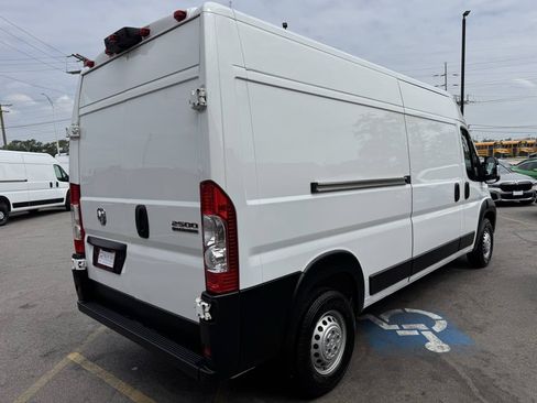 Used 2024 RAM ProMaster 2500 w/ Convenience Group FWD image 5
