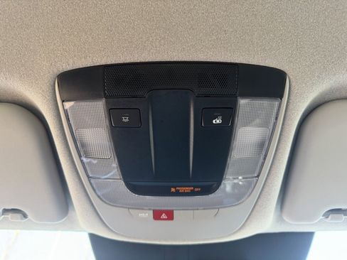 Used 2025 Kia Niro EX image 28