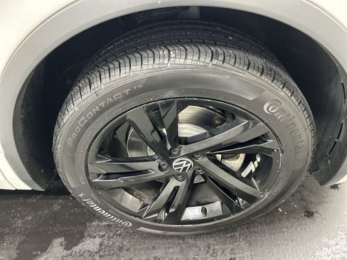 Certified 2024 Volkswagen Tiguan SE R-Line AWD/4WD image 8