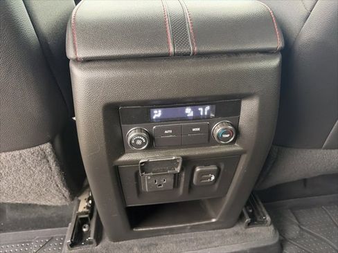 Used 2023 Chevrolet Traverse RS w/ LPO, Floor Liner Package image 38