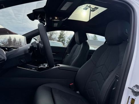 New 2026 BMW 530i xDrive w/ Premium Package image 18