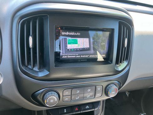 Used 2020 Chevrolet Colorado W/T w/ WT Convenience Package RWD image 16