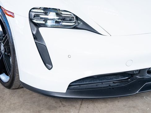 Used 2023 Porsche Taycan image 16