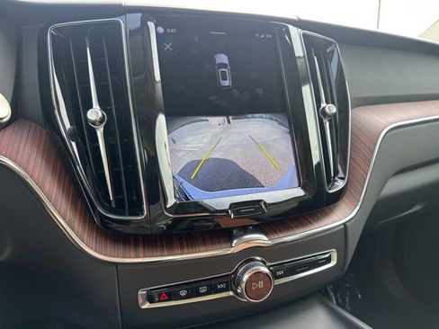 Certified 2023 Volvo XC60 B5 Plus w/ Climate Package AWD/4WD image 24