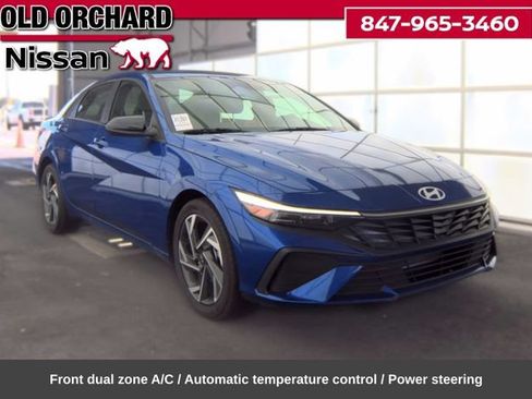 Used 2025 Hyundai Elantra Sport FWD image 2