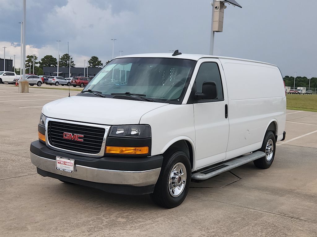 Used 2025 GMC Savana 2500 w/ Driver Convenience Package RWD image 9