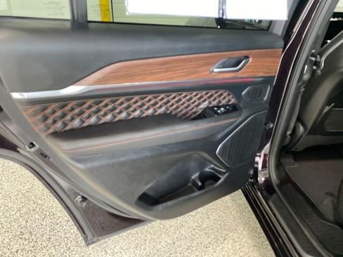 Used 2023 Jeep Grand Cherokee L Summit w/ High Altitude Package image 6