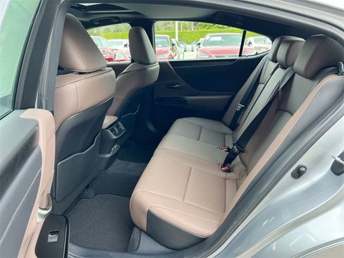 Certified 2024 Lexus ES 350 w/ Premium Package image 19