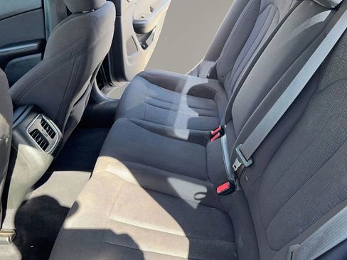 Used 2015 Chrysler 200 Limited w/ Convenience Group image 14