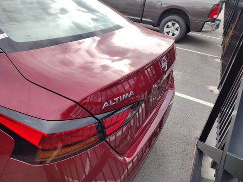 Used 2025 Nissan Altima 2.5 SV image 6