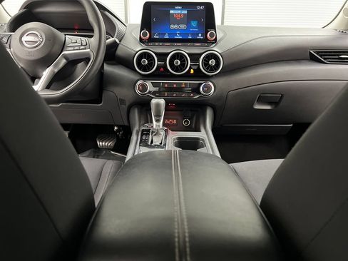 Used 2024 Nissan Sentra SV FWD image 39